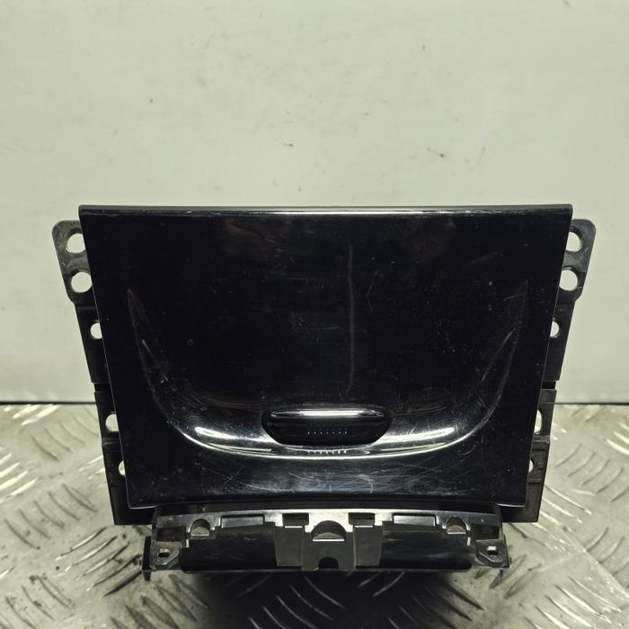 Scrumiera cu priza AUX USB Opel Mokka X