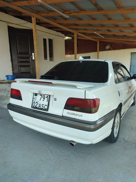 Тайота Карина 1997года