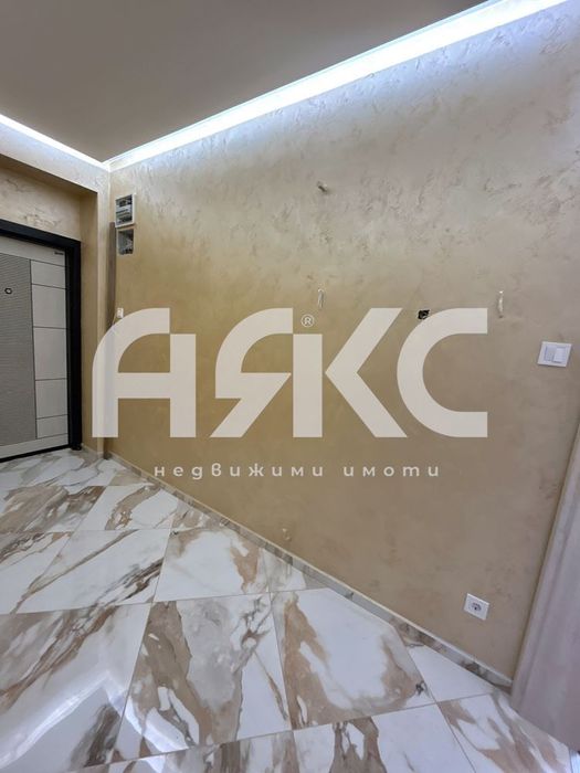 Тристаен апартамент под наем в Центъра до МЕТРОСТАНЦИЯ