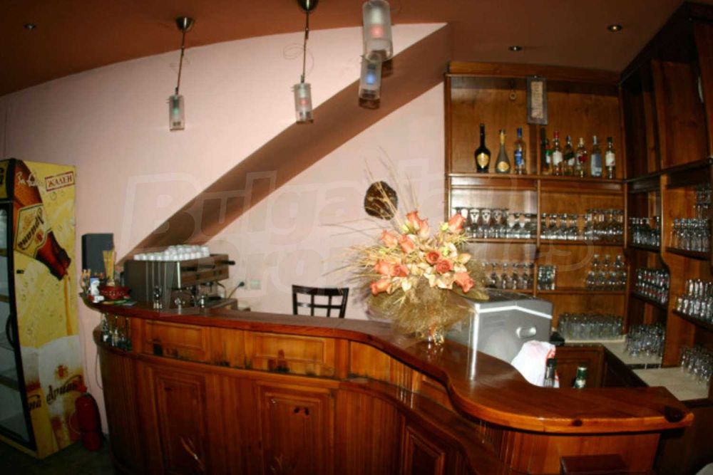 Дава се под наем Заведение в Банско - 500 кв.м за 1250 € - Снимка #9
