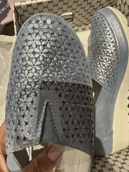 Vand pantofi dama noi