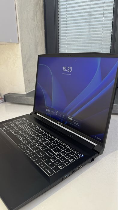 MSI Creator M16 B13VF | i9-13900H | RTX 4060 8GB | 16GB RAM | 1TB SSD