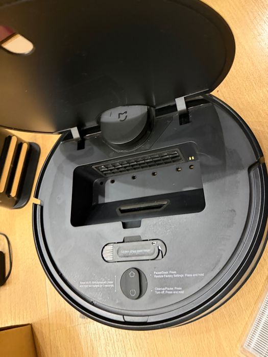 Xiaomi Mi Robot Vacuum-Mop P | Оригинален комплект | Отлично състояние