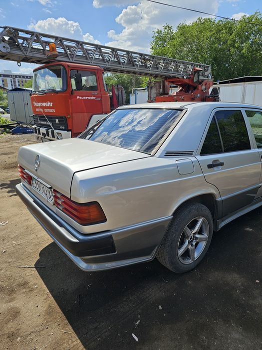 Mercedes 190 2.0