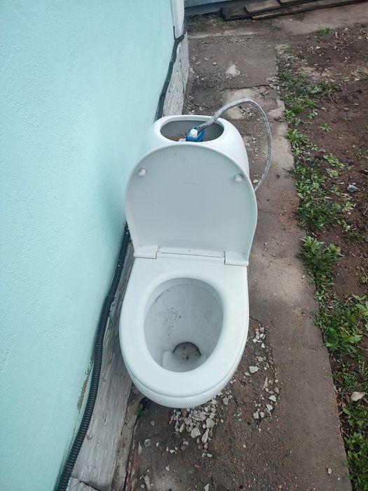 Унитаз продается