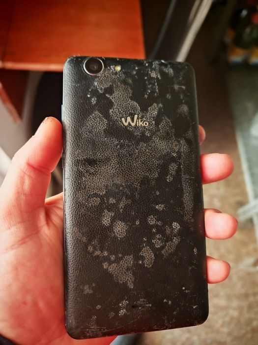 iPhone xs Wiko blach View