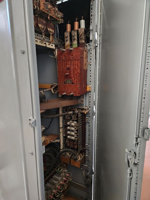 Продаю электрический  шкаф индукционной плавильной печи