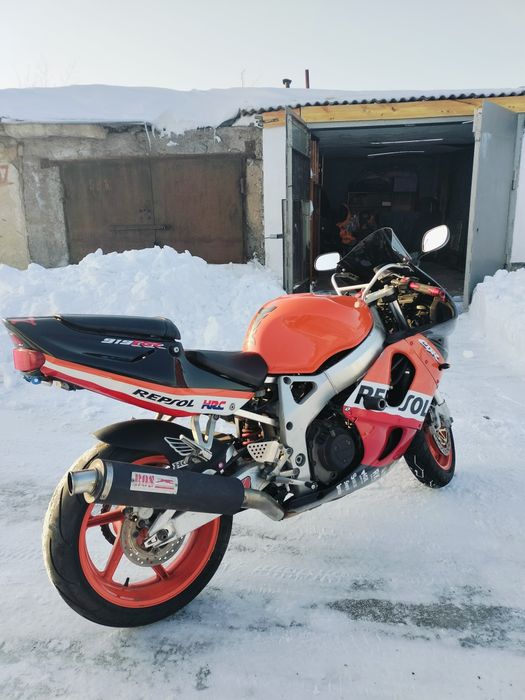 Продам отличный мотоцикл Honda 919