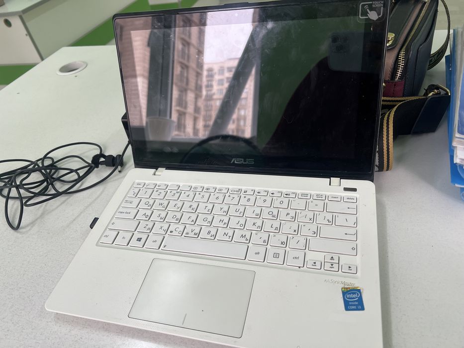 Нетбук asus в отличном состояний