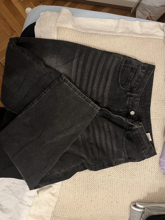 Дънки и панталони между S и М