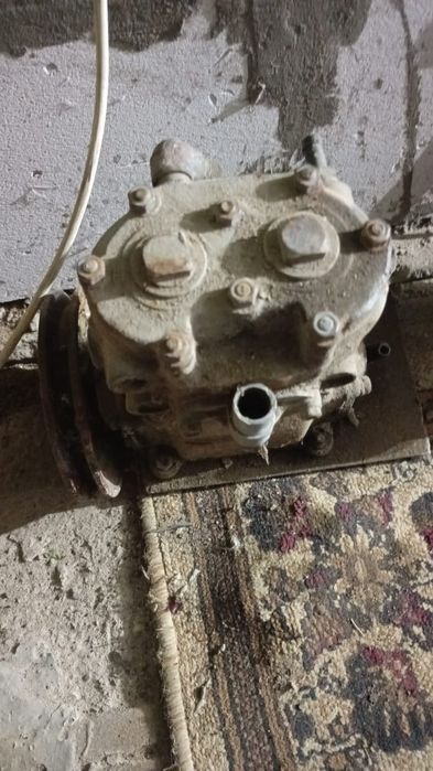 Моторчик 2.2 к.в и  Зиловски  компрессор