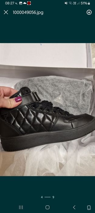 Сникърси Guess. Номер 35