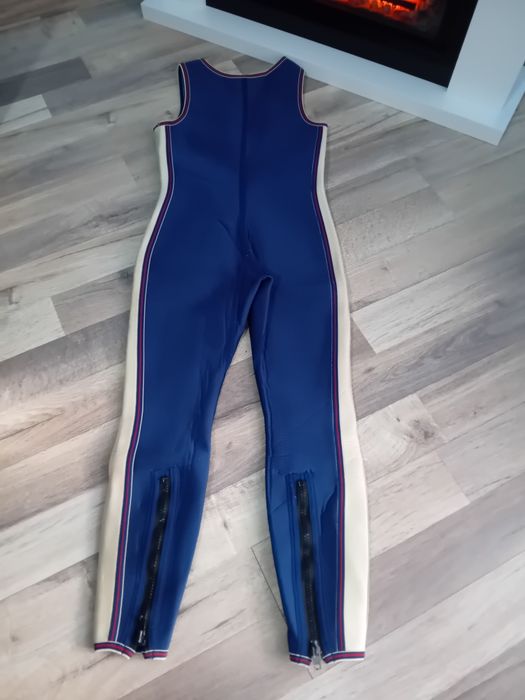 Vând costum de neopren termic