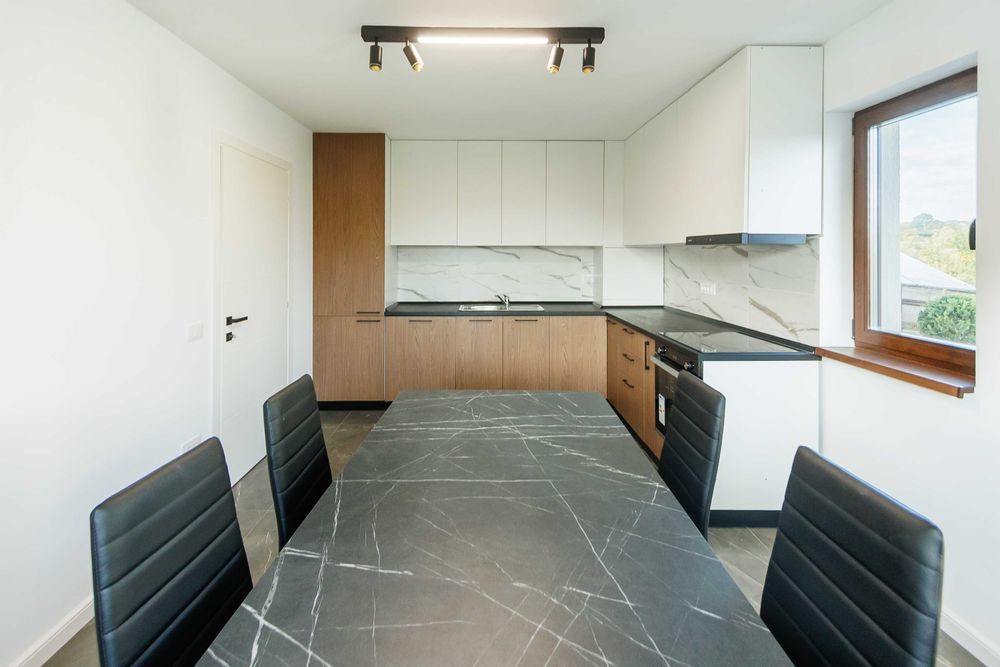 Casa de închiriat –3 dormitoare,curte amenajata,complet mobilat/utilat