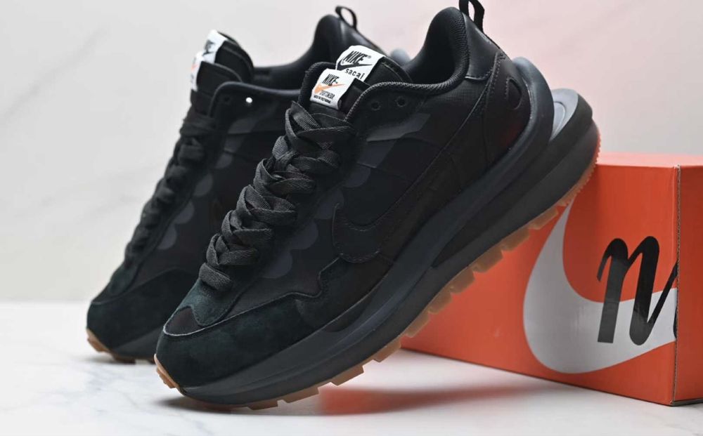Нови дамски маратонки Nike x Sacai VaporWaffle Black Gum