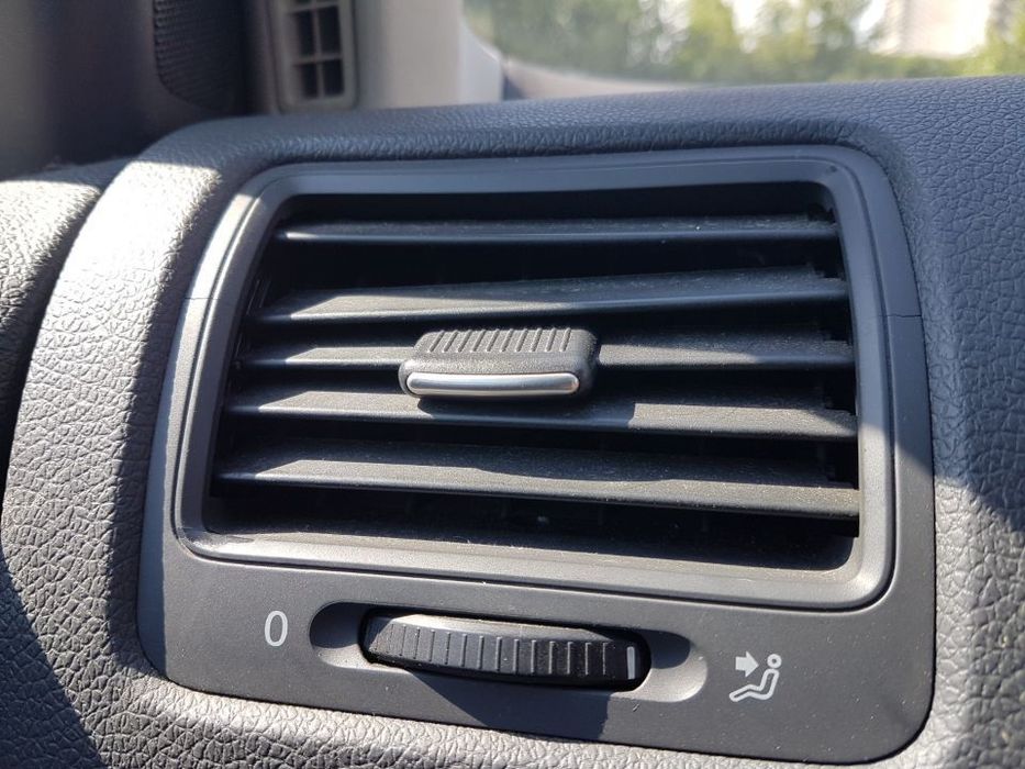 Grila Ventilatie / Aerisire Bord Stanga VW Golf 5 2003 - 2009