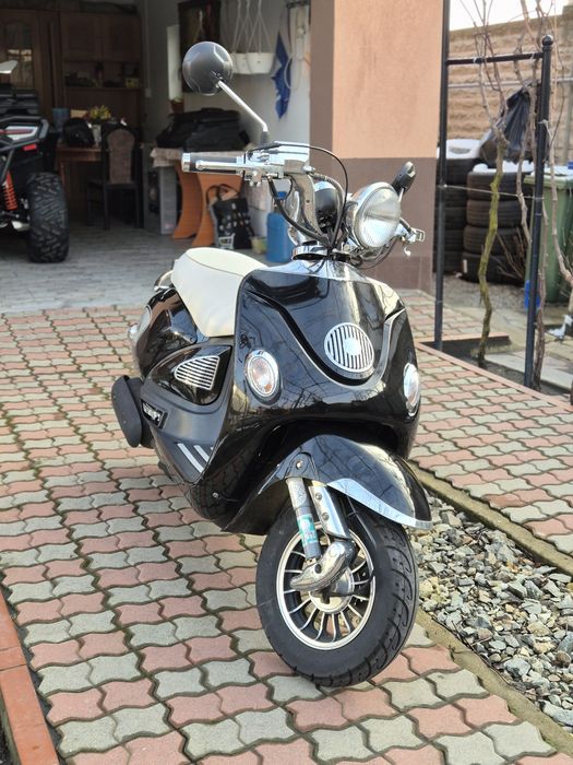 Scuter/Moped 125cc 4T (copie Vespa)