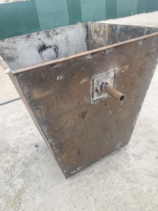 Мусорный контейнер