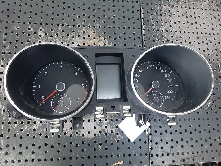 Ceasuri bord vw golf 6 5k1 5k0920871a