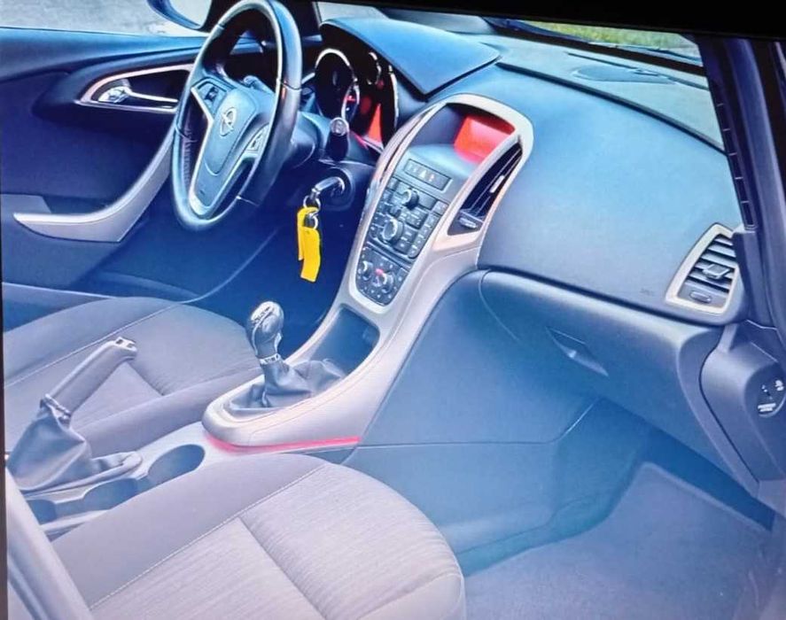 Opel ASTRA J 2011 1.4 Benzuna Turbo