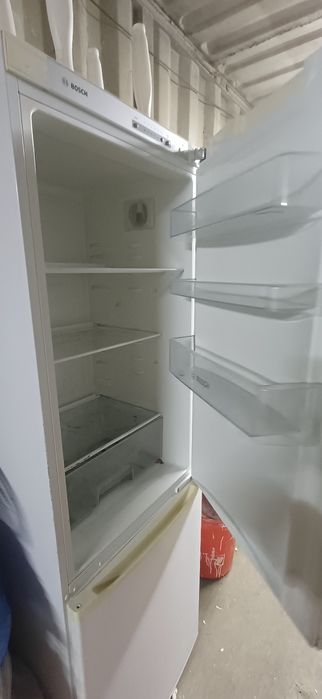 рабочий холодильник