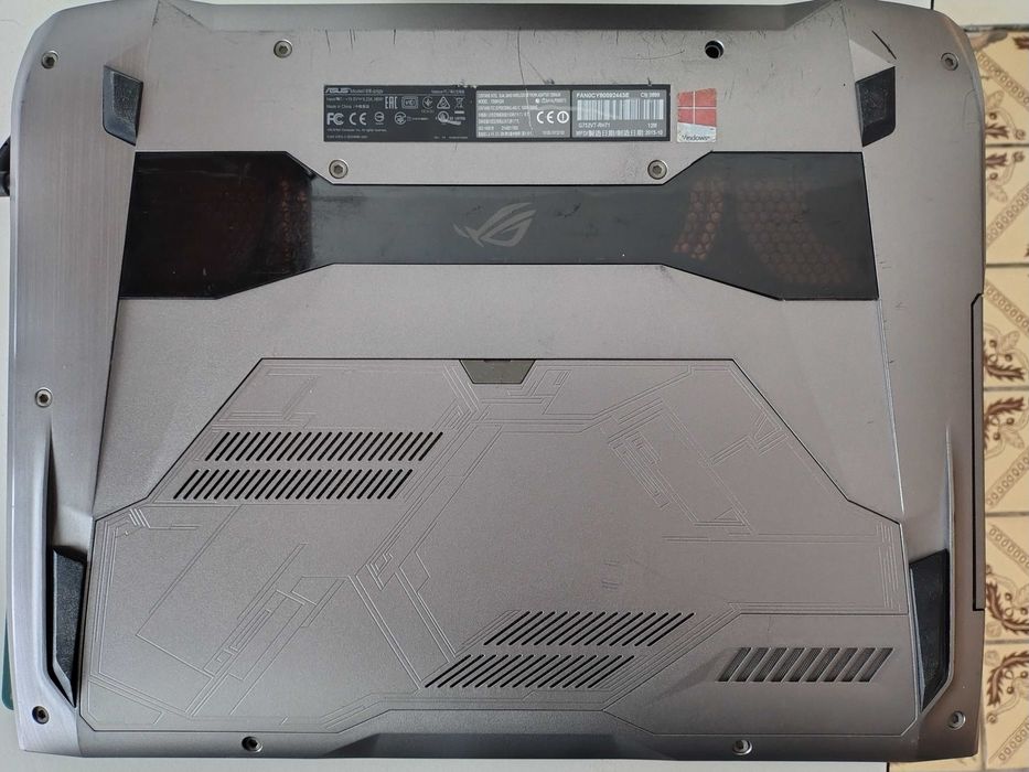 ASUS ROG G752VT | i7-6700HQ | GTX 970M | 17.3" IPS | Unic Proprietar