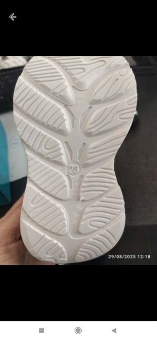 Vând adidas cu luminite