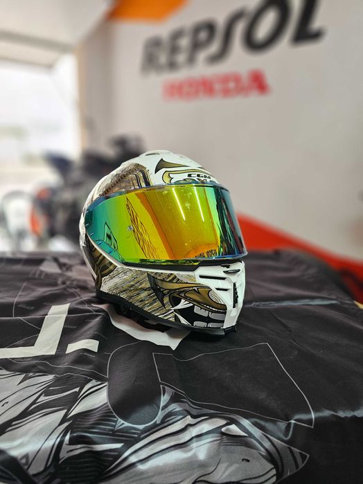 Продавам мото каски