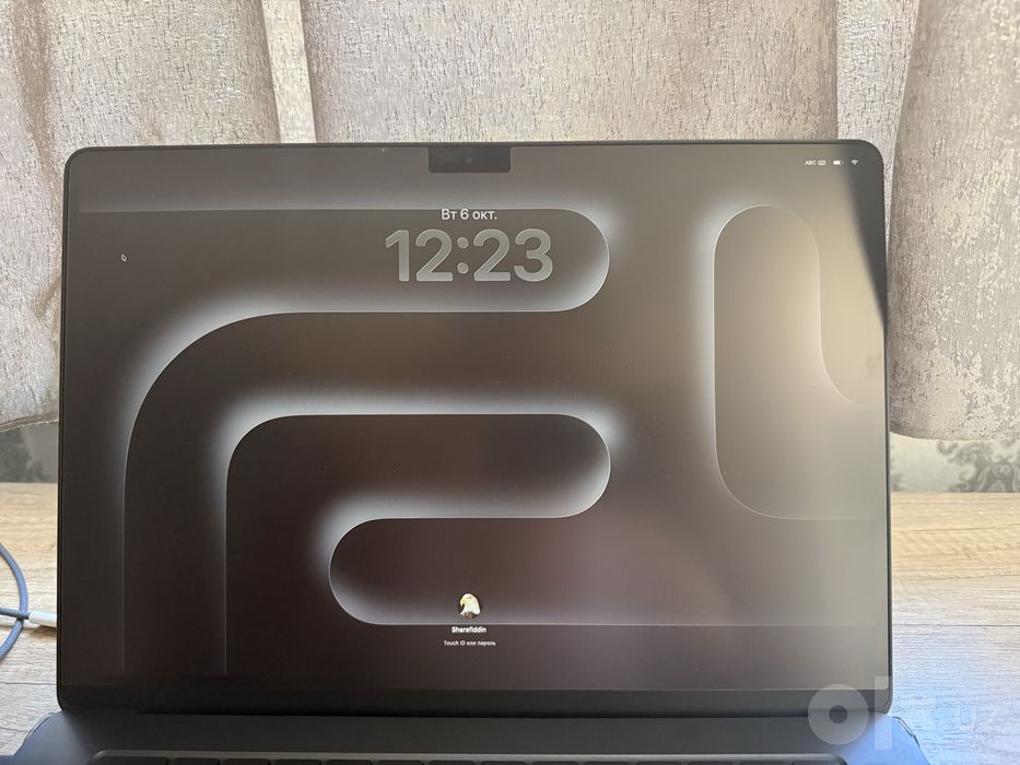 Macbook m4 air 15 inch midnight almos new ideal