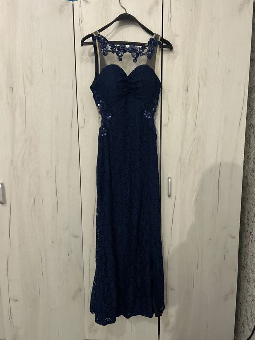 Официални рокли