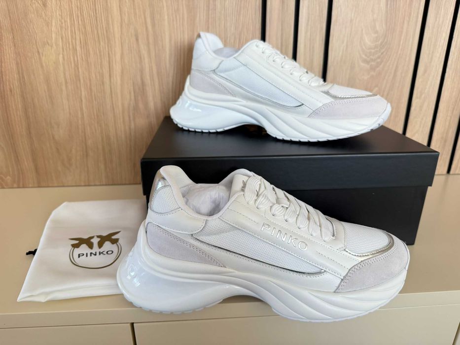 Оригинални сникърси Pinko