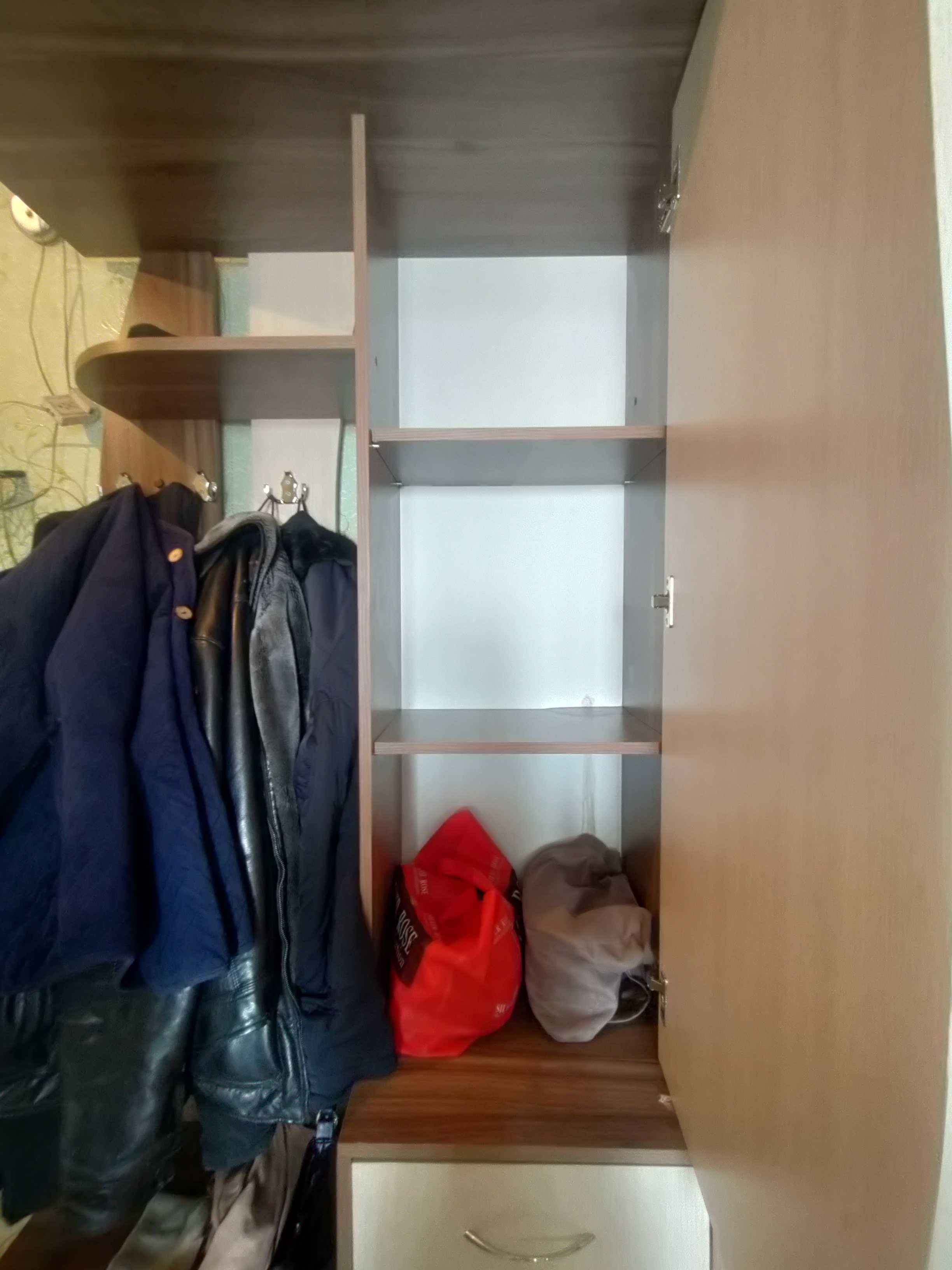 Шкаф в прихожий б/у: 25 000 тг. - Мебель для прихожей Актобе на Olx