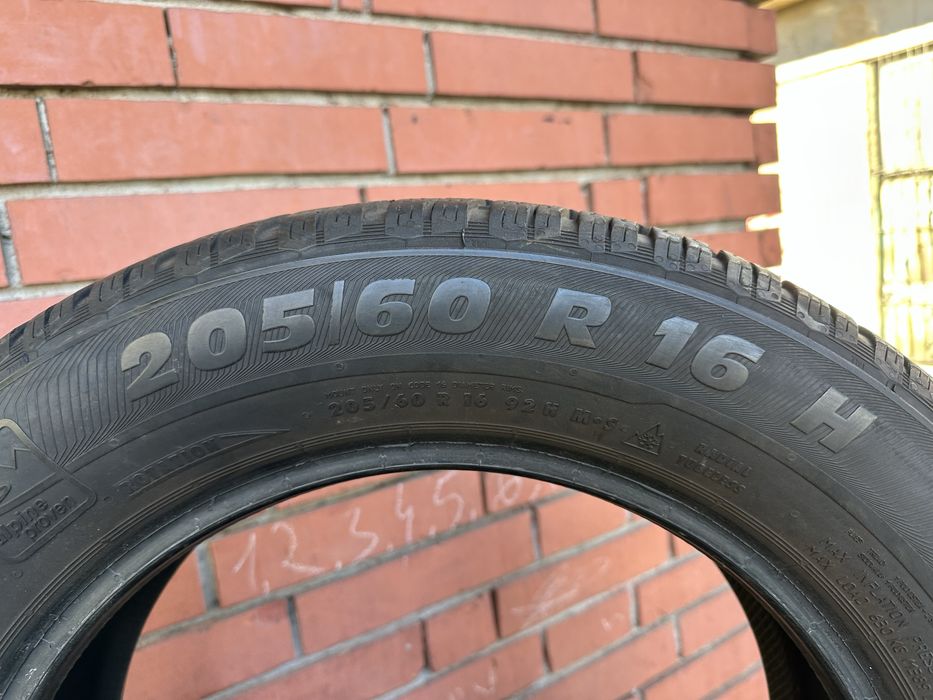 Продавам 4бр. Зимни гуми 205/60/16 Semperit / Семперит