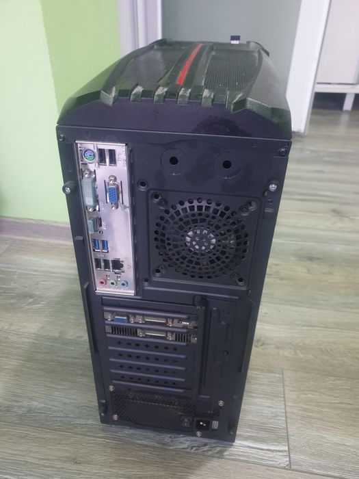 Vand unitate și monitor