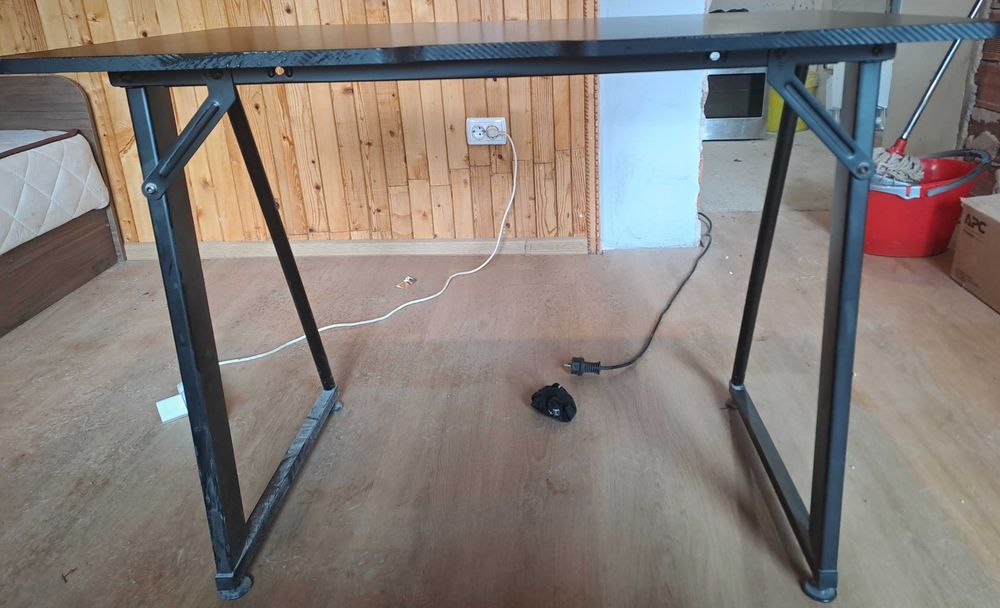 Продаваю Гейминг бюро Ultradesk Enter V2