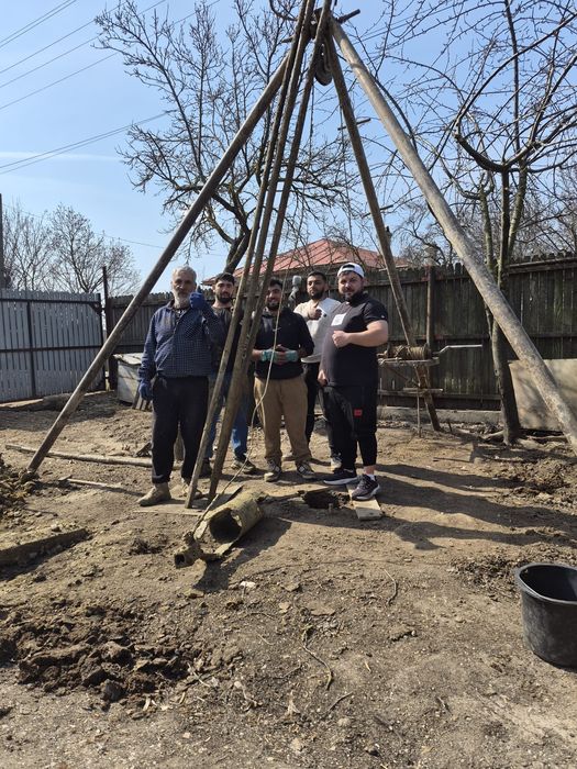 Adanciri curățări puțuri piloni de susținere absorbante camine