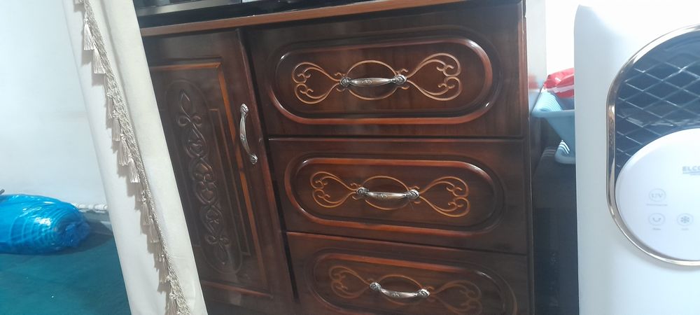 Тримо бл 2 крават сотилади холати янги дек турибти