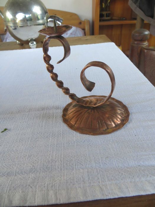 Медни и бронзови антикварни съдове