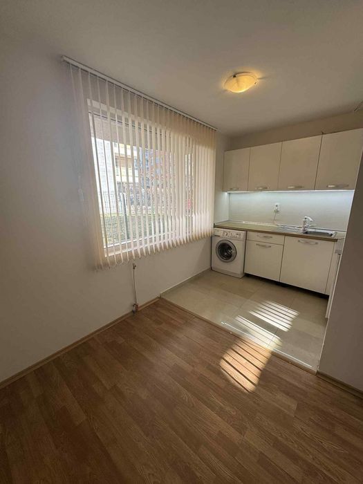 Дава се под наем Тристаен апартамент в София, Витоша - 76 кв.м за 598.23 € - Снимка #1