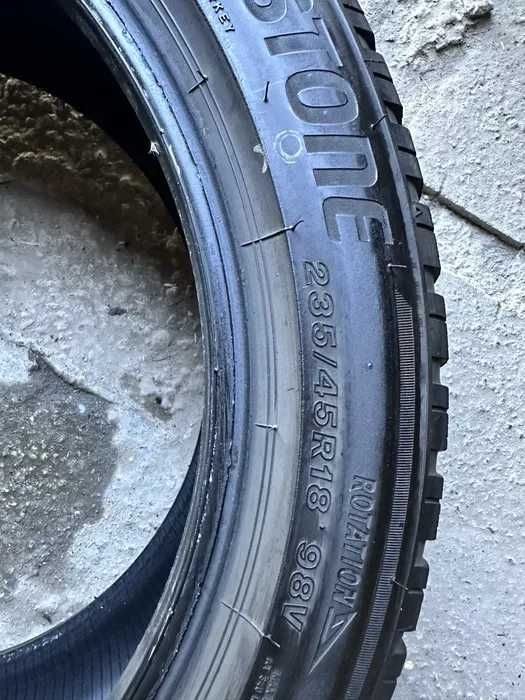235/45 R18 Bridgestone Blizzak LM005 DOT2222
