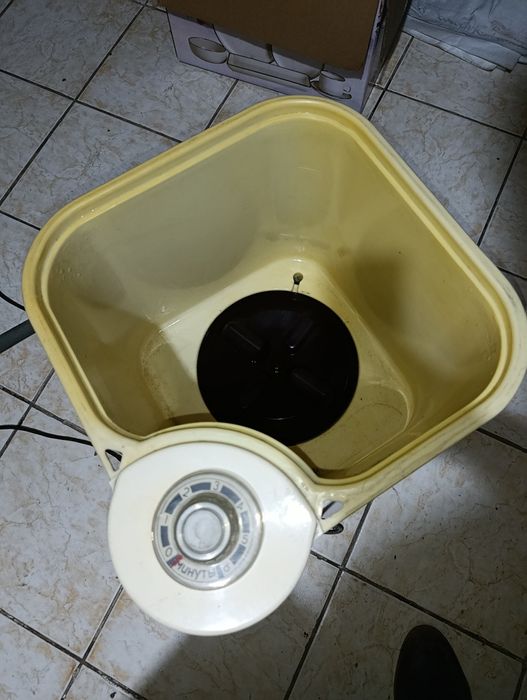 Продам стиральную машину Бобек