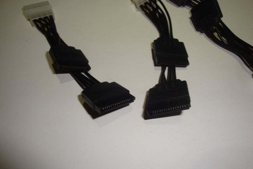 adaptor sursa evga mufa molex la 2 sata