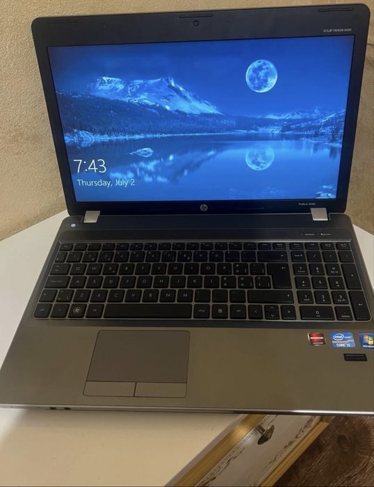 Vand laptop pret negociabil