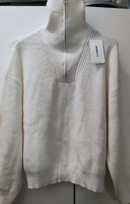 Топъл и мек пуловер с цип, нов с етикет