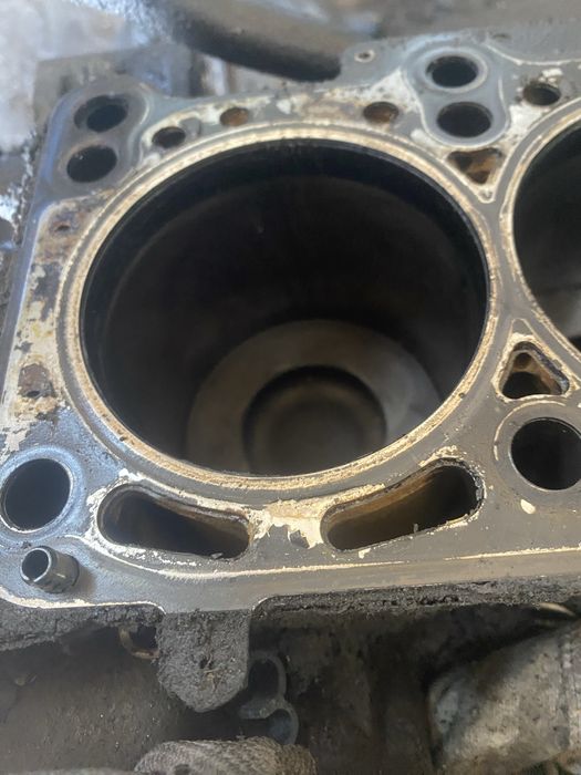 блок с бутала и колянов вал ауди 3.0тди bmk