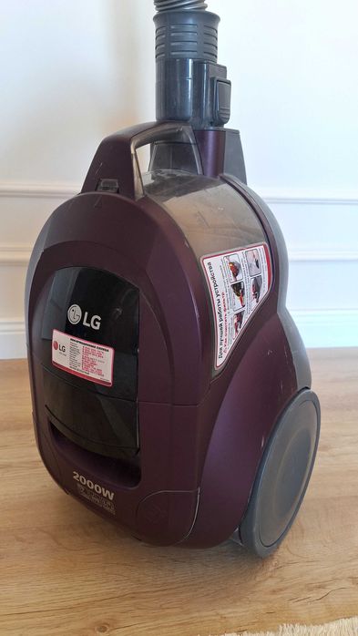 Пылесос LG 2000 Вт