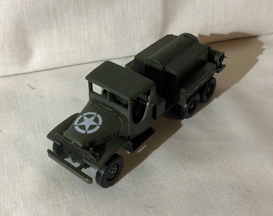 Macheta camion militar GMC CCKW 353 6x6 1 50 Solido originala