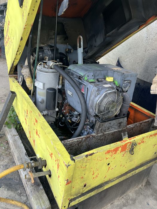 Винтов компресор и пясъкоструйка Clemco