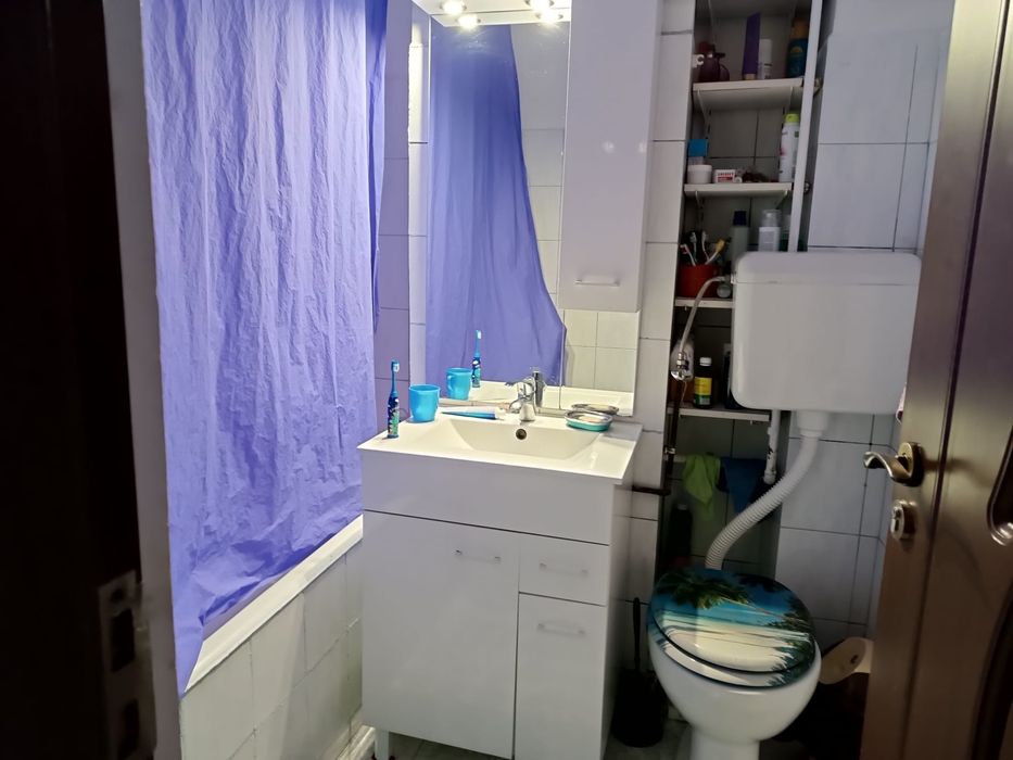 Închiriez garsonieră confort 1 - 44 mp