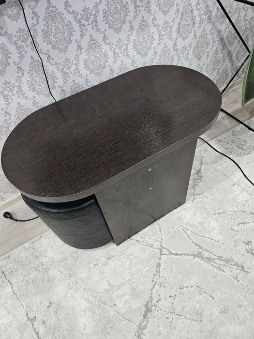 Продам стол журнальный